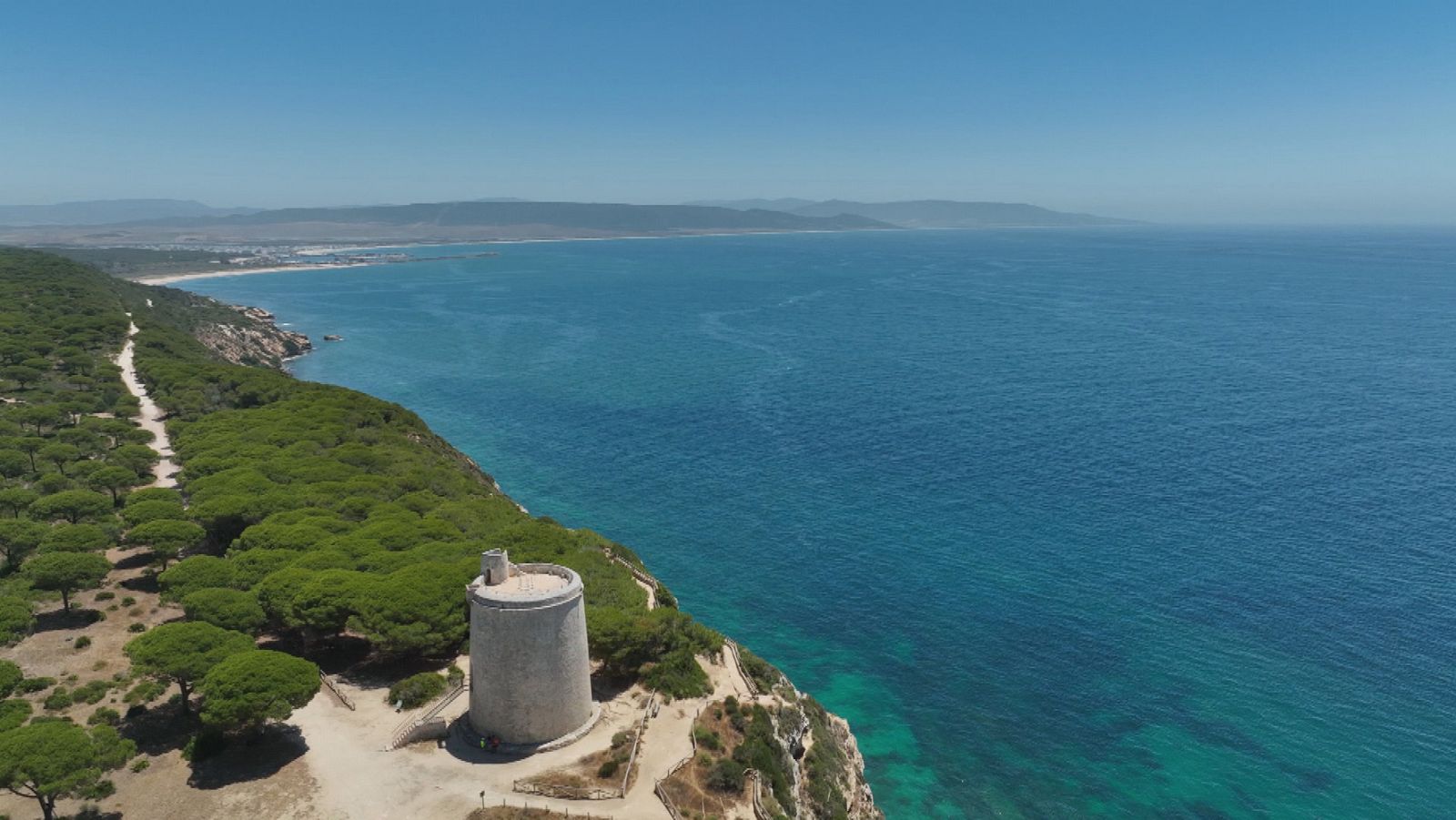 Torre del Tajo y entorno de Barbate